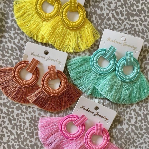 Accessories - Picture 3 of 3